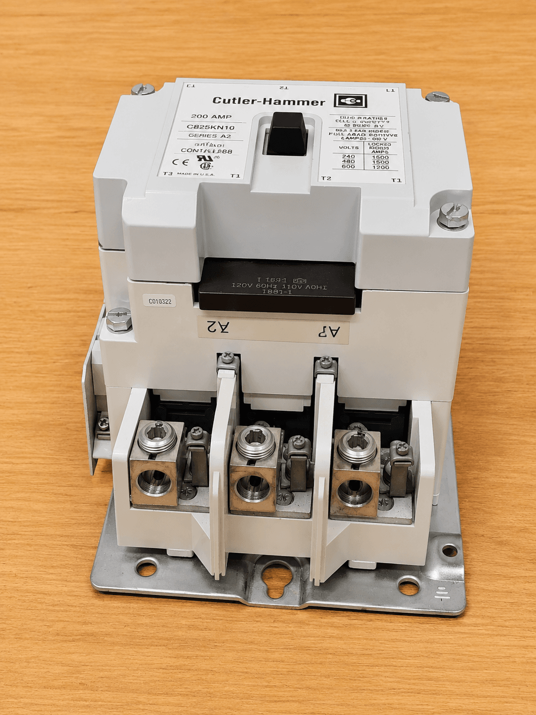 Cutler-Hammer C825KN10C Contactor - 200A 3-Pole